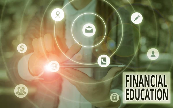 Texto a mano Educación Financiera. Concepto que significa educación y comprensión de varias áreas financieras . — Foto de Stock