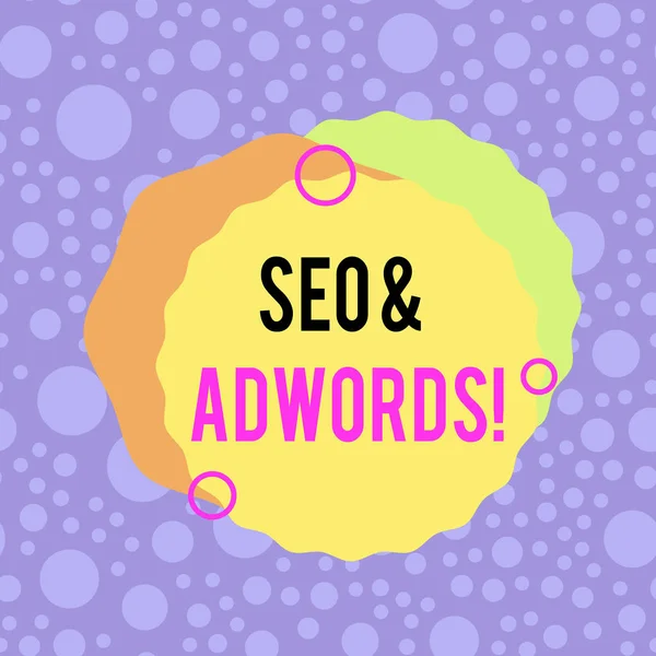 Seo és Adwords kézírása. Koncepció, ami azt jelenti, hogy a Search Engine Marketing fő eszközei Aszimmetrikus egyenetlen alakú formátum minta objektum vázlat többszínű design. — Stock Fotó