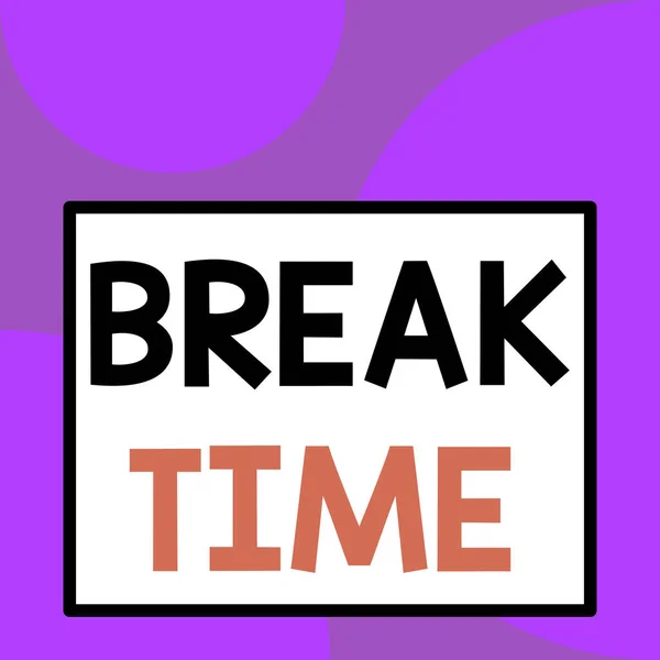 Scrivere testi in Word Break Time. Business concept per il tempo programmato quando i lavoratori smettono di lavorare per un breve periodo Vista frontale da vicino grande rettangolo bianco sfondo geometrico astratto . — Foto Stock
