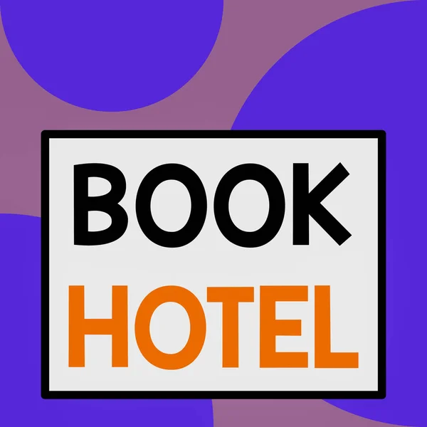 Word Γράφοντας κείμενο Book Hotel. Business concept for an arrangement you make to have a hotel room or accommodation Front close view μεγάλο κενό ορθογώνιο αφηρημένο γεωμετρικό υπόβαθρο. — Φωτογραφία Αρχείου