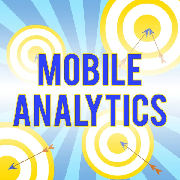 Nota de redação mostrando Mobile Analytics. Foto de negócios mostrando estuda o comportamento dos visitantes e usuários do site móvel Arrow and round target assimetrical shape multicolor design . — Fotografia de Stock