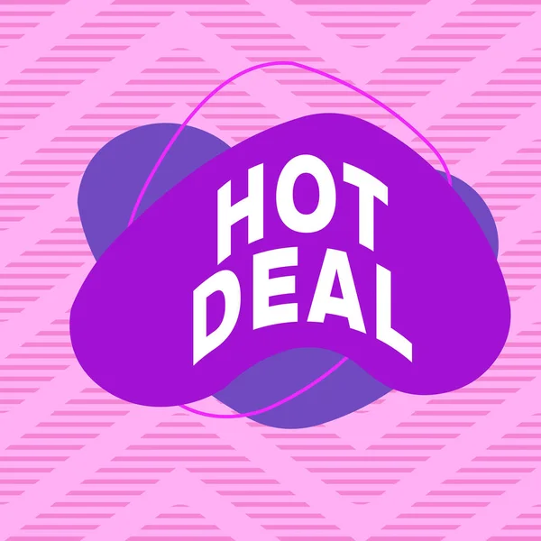 Handschrift tekst schrijven Hot Deal. Concept betekent Een overeenkomst waardoor een van de paties wordt aangeboden en Asymmetrisch ongelijk vormgegeven format pattern object outline multicolour design accepteert. — Stockfoto