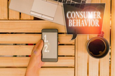 El yazısı Yazısı Tüketici Davranışı. Konsept, bireysel müşterilerin marka bilgisayarlı akıllı telefon içecek kupa ofis teknolojik cihazları nasıl etkilediğini incelemek anlamına gelir.