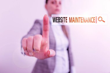 Web sitesinin bakımını gösteren kavramsal el yazısı. İş fotoğrafçılığı, iş kadınlarıyla internet sitenizde dijital iş konsepti var mı diye düzenli olarak kontrol etme eylemi.