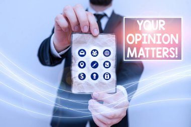 GörüşÜnüzün Önemli Olduğunu gösteren metin işareti. Kavramsal fotoğraf sadece söylenmiş bir şey ile aynı fikirde olmadığını göstermektedir.