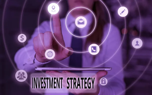 Segno di testo che mostra la strategia di investimento. Foto concettuale il piano sistematico di allocazione delle attività investibili . — Foto Stock