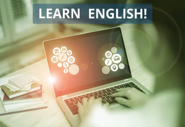 Szöveges jel mutatja angolul tanulni. Fogalmi fotó nyereség elsajátítsák a tudás az új nyelv tanulmányi. — Stock Fotó