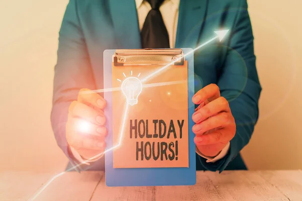 Escribiendo una nota que muestra el horario de vacaciones. Foto de negocios mostrando horas extras de trabajo para los empleados bajo horarios de trabajo flexibles . — Foto de Stock