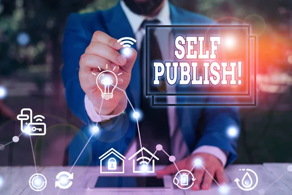 Word skriva text Self publicera. Affärsidé för författare publicerar lappar av en fungerar självständigt på egen bekostnad. — Stockfoto