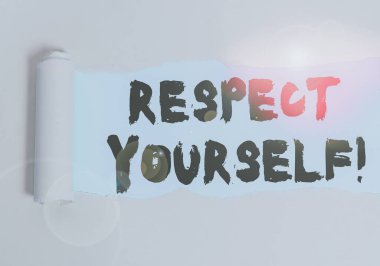 Kelime yazma metni Kendine Saygı duy. Size iyi davranılması ve iyi davranılması için iş konsepti ortadan ikiye bölünmüş karton düz bir masa arkaplanı üzerine yerleştirilir.
