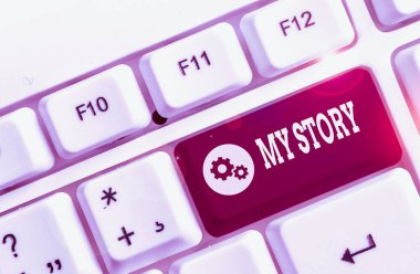 El yazısı metin My Story. Kavram şeyler ya da hayatta birinin başına gelen durumlar beyaz arka plan tuşu kopyalama alanı üzerinde boş not kağıdı ile Beyaz pc klavye anlamı.