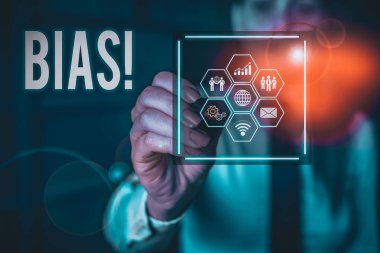 Kelime yazma önyargısı. Bir grup kadın için eğilim veya önyargı için iş konsepti en son akıllı aygıt kullanılarak resmi iş elbisesi sunumu giyin.