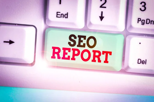 Konceptuell handstil som visar Seo Report. Företagsfoto visa upp anmälan om hur webbplatsen fungerar i sökmotorresultat. — Stockfoto