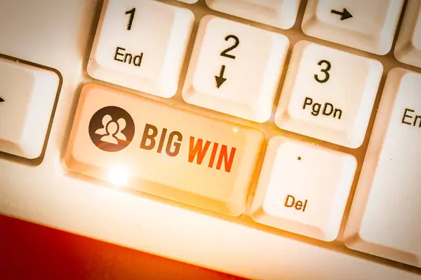 Scrittura di testo a mano Big Win. Concetto significa aver vinto un importante premio in denaro vinto dal successo in un gioco . — Foto Stock