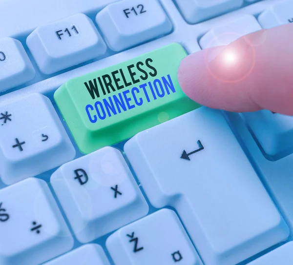 Conceptual Hand Writing Showing Wireless Connection Concept Meaning Physical Wired — Stock Photo, Image