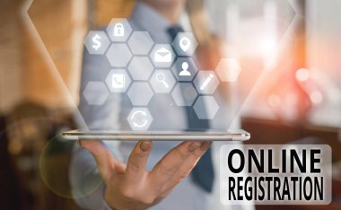 El yazısı metin çevrimiçi kayıt. Bir ürünün kullanıcısı olarak internet üzerinden kaydolma anlamına gelen kavram.