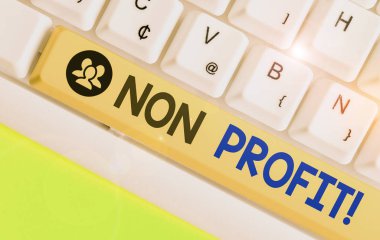 Non Profit 'i gösteren bir not yazıyorum. İş fotoğraflarının sergilenmesi öncelikli olarak kâr organizasyonu oluşturmak için yapılmadı ya da yürütülmedi.