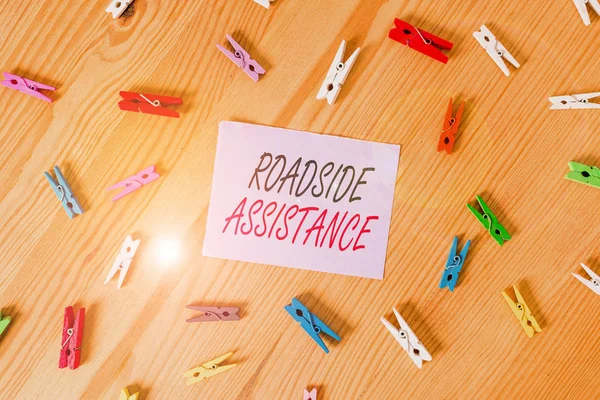 Textová Značka Ukazující Roadside Assistance Obchodní Fotografie Showcasing Pomáhá Řidičům — Stock fotografie