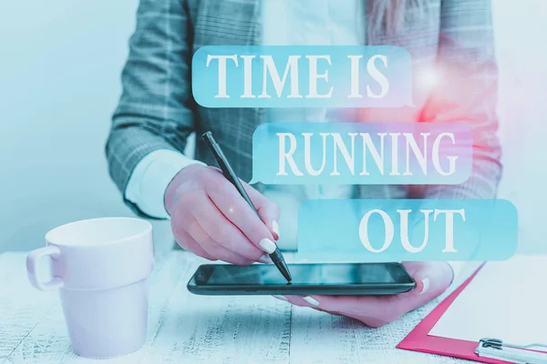 Writing Note Showing Time Running Out Business Concept Deadline Approaching — Stock Photo, Image