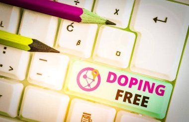 Doping Free 'yi gösteren mesaj işareti. İş fotoğraflarının, sporu geliştirmek için yasadışı bir madde kullanmadığı kanıtlandı.