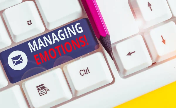 Escribir Una Nota Mostrando Managing Emotions Concepto Negocio Para Capacidad — Foto de Stock