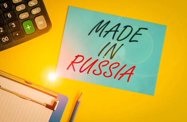Menulis Catatan Yang Menunjukkan Made Russia Konsep Bisnis Untuk Produk — Stok Foto