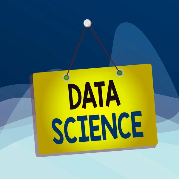 데이터 과학을 노트를 씁니다 과학적 방법을 사용하는 분야에 비즈니스 메모를 — 스톡 사진