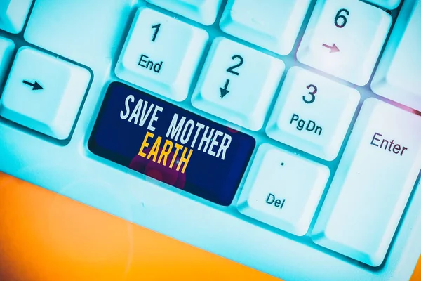 어머니 지구를 구하는 표지판 행동을 비즈니스 에너지 화이트 키보드를 낭비하지 — 스톡 사진
