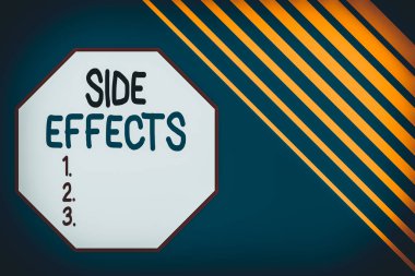 Kelime Yazma Yan Efektleri. Bir uyuşturucu veya tıbbi tedavinin istenmeyen ikincil etkilerini gösteren iş fotoğrafı. Dikdörtgen arka plan deseni çapraz çizgiler sağ üst tarafta