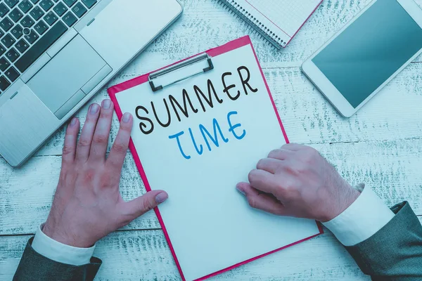 Pisanie Tekstu Summer Time Biznesowe Zdjęcie Prezentujące Najcieplejszy Sezon Roku — Zdjęcie stockowe