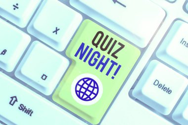 Kelime yazma Quiz Gecesi. İş fotoğrafı gösterimi akşam test bilgisi yarışması bireyler arasında