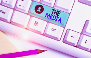 Medya 'yı gösteren bir not yazıyorum. Toplu olarak kabul edilen ana kitle iletişim araçları için iş kavramı