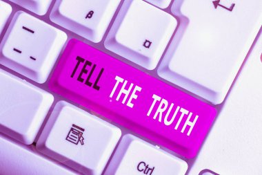 Tell the Truth 'u gösteren bir not yazıyorum. İş konsepti, birinin gizli kalmasını istediği bazı kanıtlayıcı gerçekleri itiraf etmek.