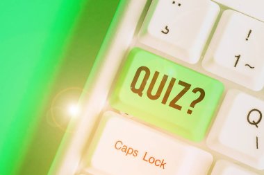 Kelime yazma metin Quiz Soru. Bireyler veya takımlar arasındaki rekabet olarak bilgi nin test gösteren iş fotoğrafı