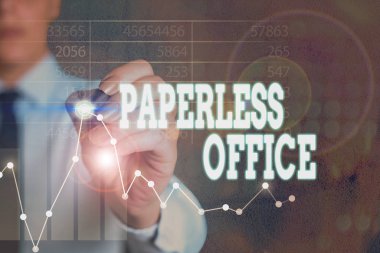 Evraksız Ofis 'i gösteren bir not yazıyorum. Kağıt kullanımının ortadan kaldırıldığı çalışma ortamı için iş kavramı