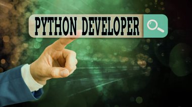 Python Geliştiricisini gösteren metin işareti. Serverside web uygulama mantığının yazılmasından sorumlu iş fotoğrafı sergisi