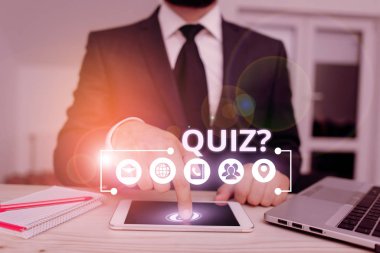 Kelime yazma metin Quiz Soru. Bireyler veya takımlar arasındaki rekabet olarak bilgi nin test gösteren iş fotoğrafı