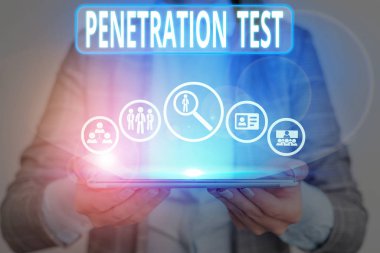 Penetrasyon Testini gösteren kavramsal el yazısı. Kavram, bilgisayar sistemine siber saldırı yetkisi demektir.