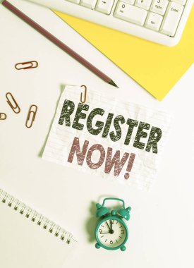 SMS işareti şimdi kaydını gösteriyor. İş fotoğrafı resmi metin listesi ya da foruma bir şeyler eklendiğinde metin iletileri için metin boşluğu olan beyaz boş kağıdın üzerinde yatıyordu