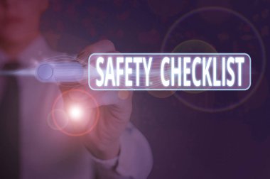 Güvenlik Kontrol Listesini gösteren not yazılıyor. Doğrulamak, kontrol etmek veya denetlemek istediğiniz ögeler için iş konsepti