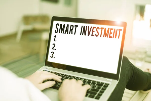 Escritura Manual Conceptual Que Muestra Smart Investment Concepto Que Significa — Foto de Stock