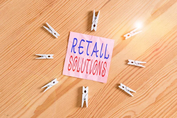 Schrijfbriefje Met Retail Solutions Business Concept Voor Het Proces Van — Stockfoto