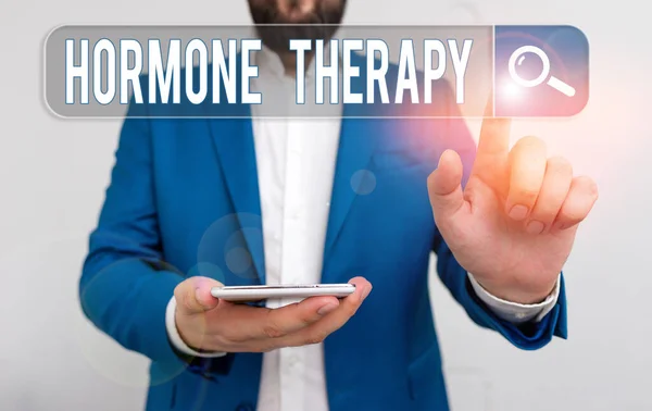 Teksten met hormoontherapie. Conceptuele fotobehandeling van ziekten met synthetische afgeleide hormonen. — Stockfoto