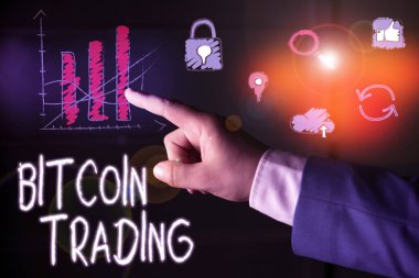 Metin işareti Bitcoin ticaretini gösteriyor. Borsada kripto para alım ve satımının iş fotoğrafı metni