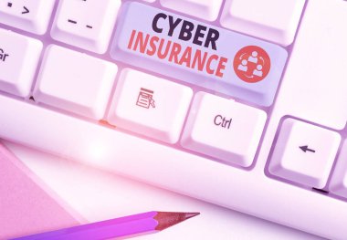 Siber Sigorta 'nın el yazısı metni. Kavramsal fotoğraf koruma işi ve kullanıcıları İnternet tabanlı risklerden