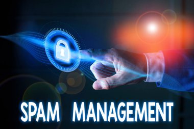 Çöp Posta Yönetimi el yazısı metni. Gelen kutunuzdaki spam miktarını azaltmaya ya da filtrelemeye yardım etmek anlamına gelen kavram.