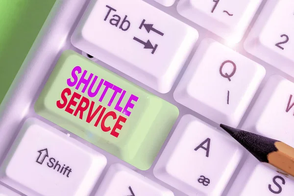 Słowa Piszące Tekst Shuttle Service Prezentacja Zdjęć Firmowych Przeznaczonych Przewozu — Zdjęcie stockowe