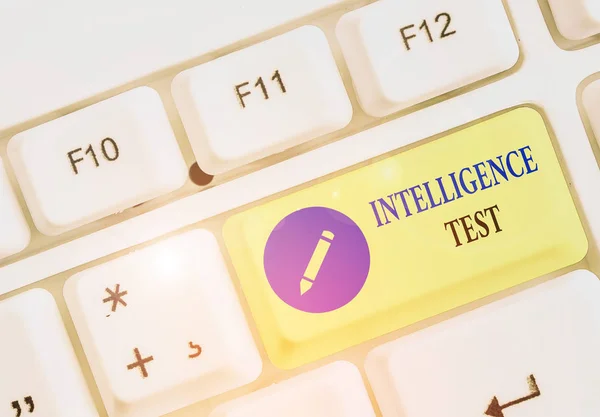 Schrijfbriefje Met Intelligentie Test Bedrijfsconcept Voor Test Het Vermogen Denken — Stockfoto