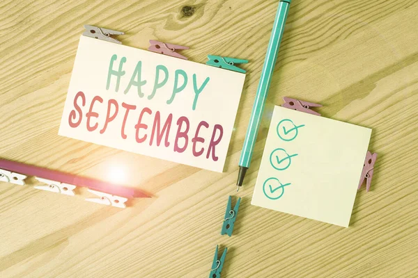Sinal Texto Mostrando Setembro Feliz Foto Negócios Mostrando Dando Boas — Fotografia de Stock