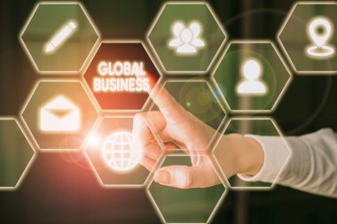 Global Business 'a mesaj yazıyorum. Birçok ülkede tesis işleten şirketler için iş kavramı.